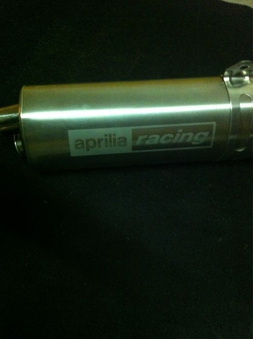Escape Original Aprilia RSV 1000 R