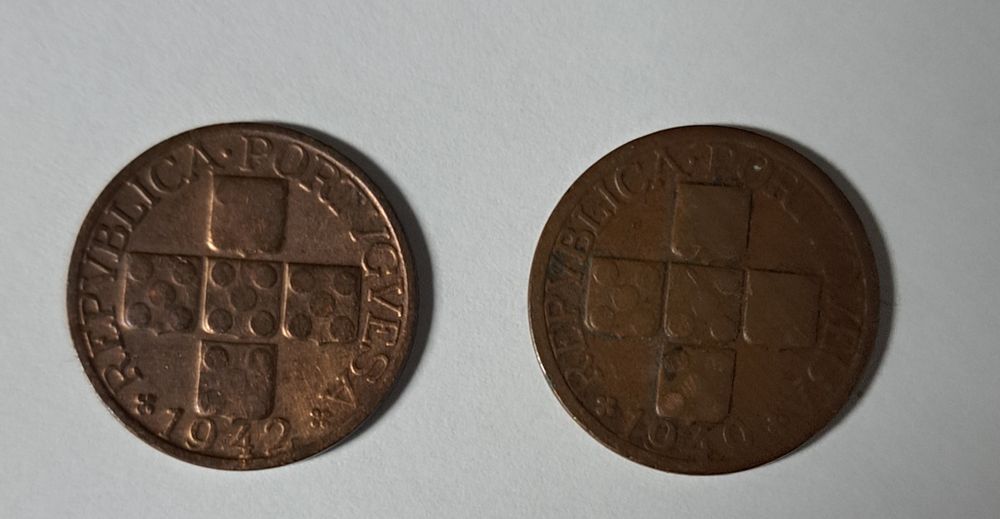 2 moedas de XX centavos 1942 e 1949.