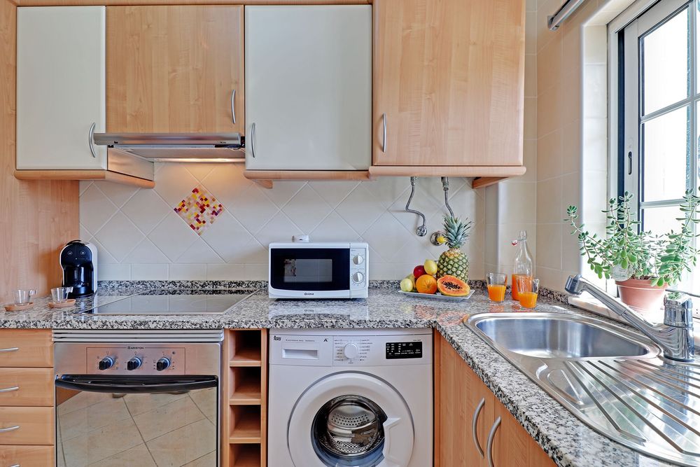 FÉRIAS EM VILAMOURA - Apartamento, em condominio com Jardim, Piscinas, Jacuzzi, e Garagem. A 1 km da praia da falésia
