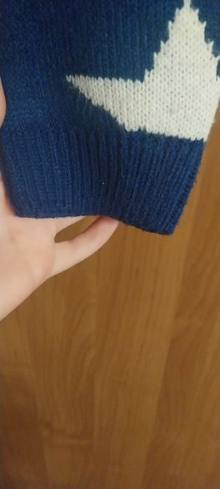 Sprzedam granatowy sweter zapinany na guziki dla dziewczynki