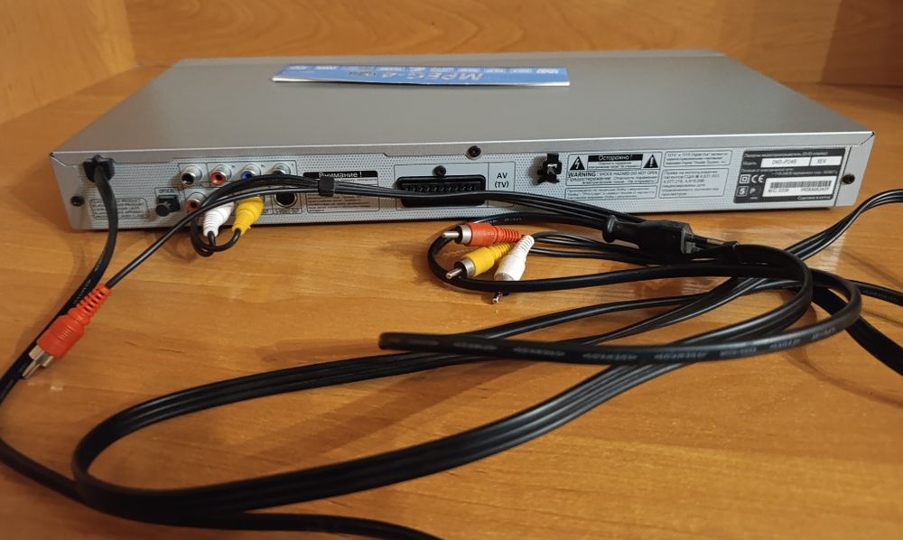 DVD  програвач Samsung P244