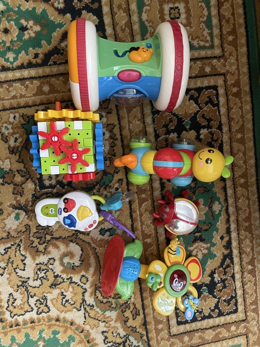 Іграшки для малюків