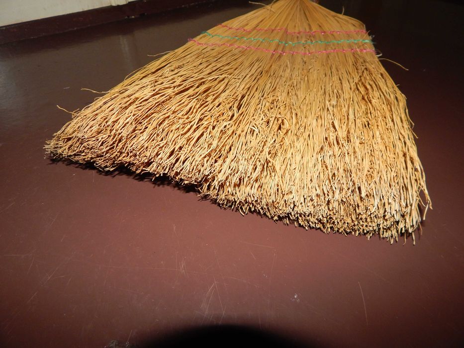 Веник обыкновенный классический соломенный новый віник метла
