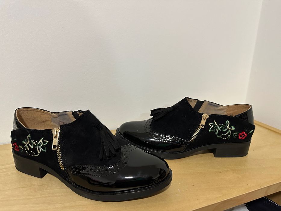 Sapatos Pretos Verniz Nº 39 Novos