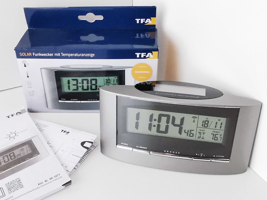 TFA Dostmann 98.1071 Solarny Cyfrowy Budzik Radiowy DCF AA001229