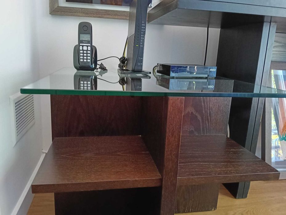 Mesa de Centro ou de Apoio, muito elegante