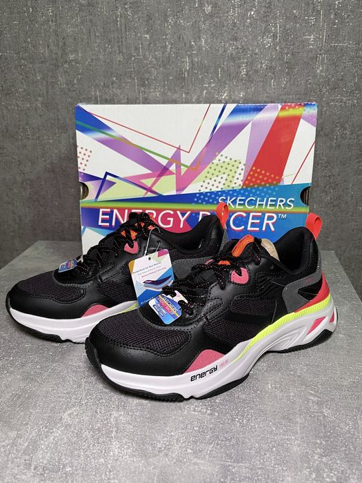 Продам нові кросівки SKECHERS Energy Racer.
