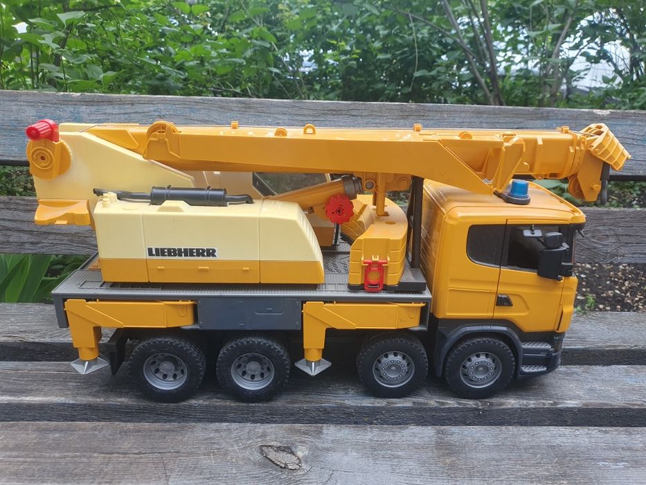 Bruder 03570 Scania кран Liebherr