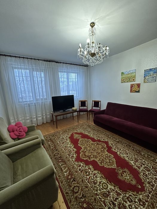 Продам двоповерховий житловий будинок у м. Лозова