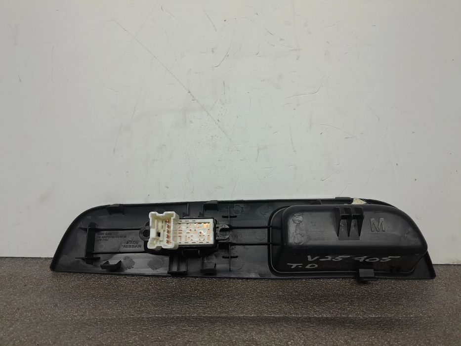 Comando / botão / interruptor vidros trás direito NISSAN Tiida Hatchba