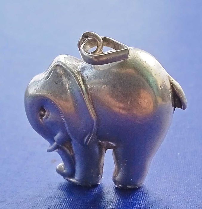 Pingente de Elefante em Prata