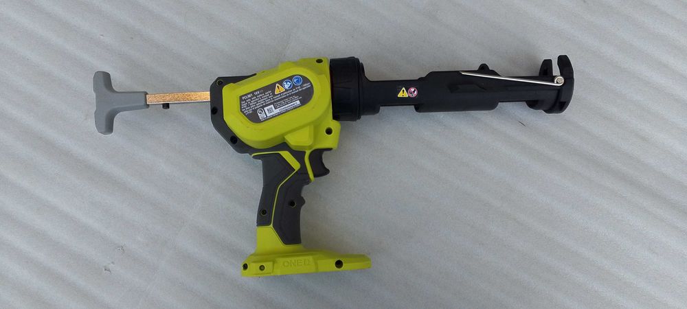 Пістолет для герметика акумуляторний Ryobi 18 V ONE+