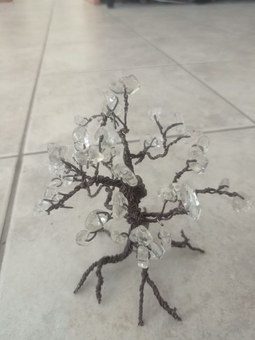 Árvore da vida em pedras naturais de cristal