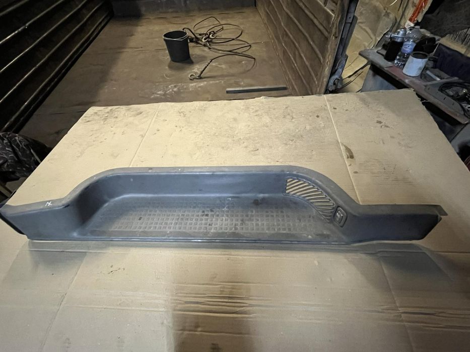 701863726B,701863726C підніжка бокова Т4 каравела,накладка задня ляди