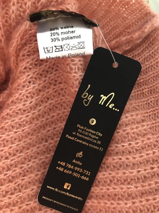 Sweterek różowy z dekoltem w serek