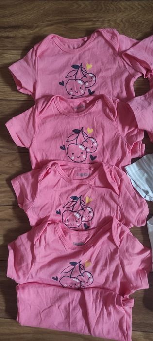 Body 86/92 dla dziewczynki 8 szt. krótki rękaw