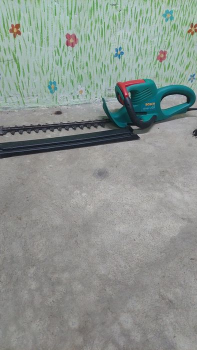 Bosch  Бош кущоріз кусторез для живого плоту кущів троянд саду