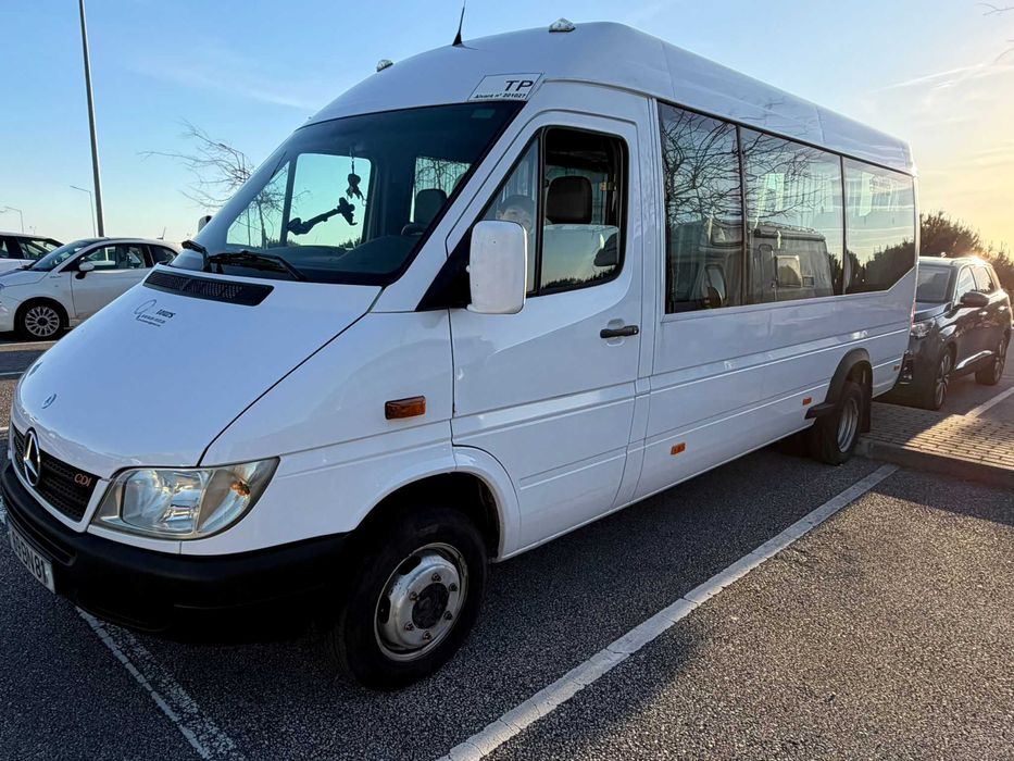 Mercedes mini bus
