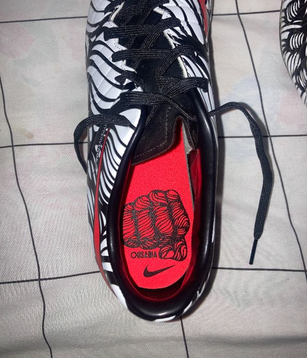 Chuteira Hypervenom Neymar Ousadia & Alegria