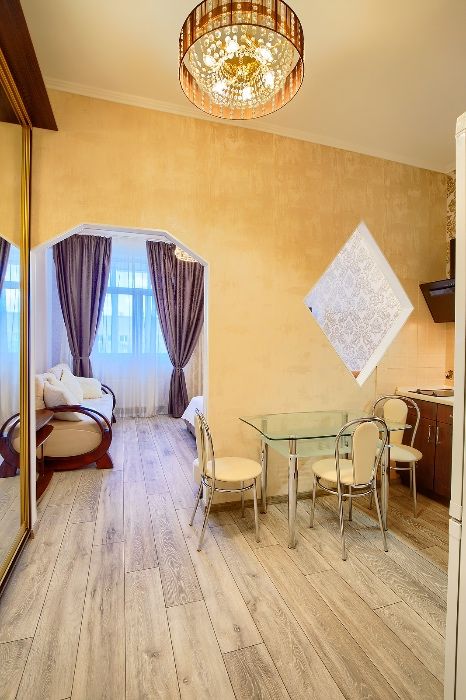 1к квартира подобово біля метро Університет