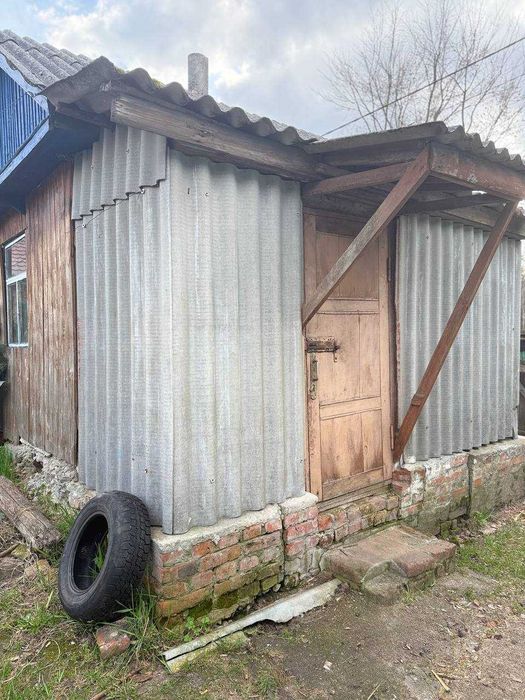 Продаж будинку в центрі с. Ріпки з приватизованою ділянкою!