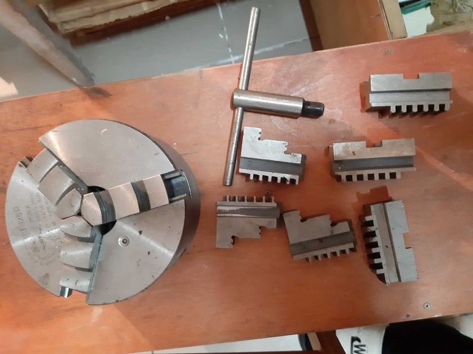 Патрони токарні Бізон новий на 125 та б/у 200, різці, центр обертовий