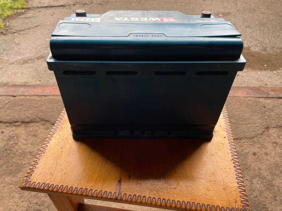 Автомобильный аккумулятор Westa 74Ah 720A