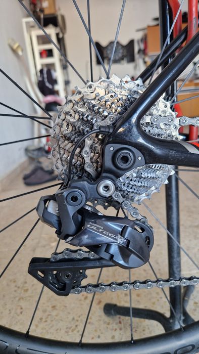 Bicicleta Giant com DI2 e  rodas de alumínio