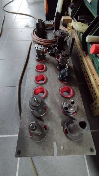 Fresadora Universal Deckel (Usada) c/ Ferramenta