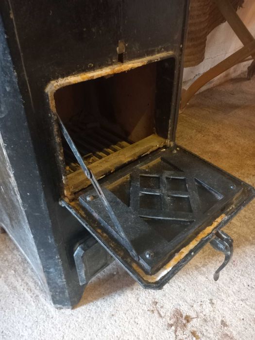 Salamandra e fogão,antiga, ferro fundido, totalmente funcional,  porto