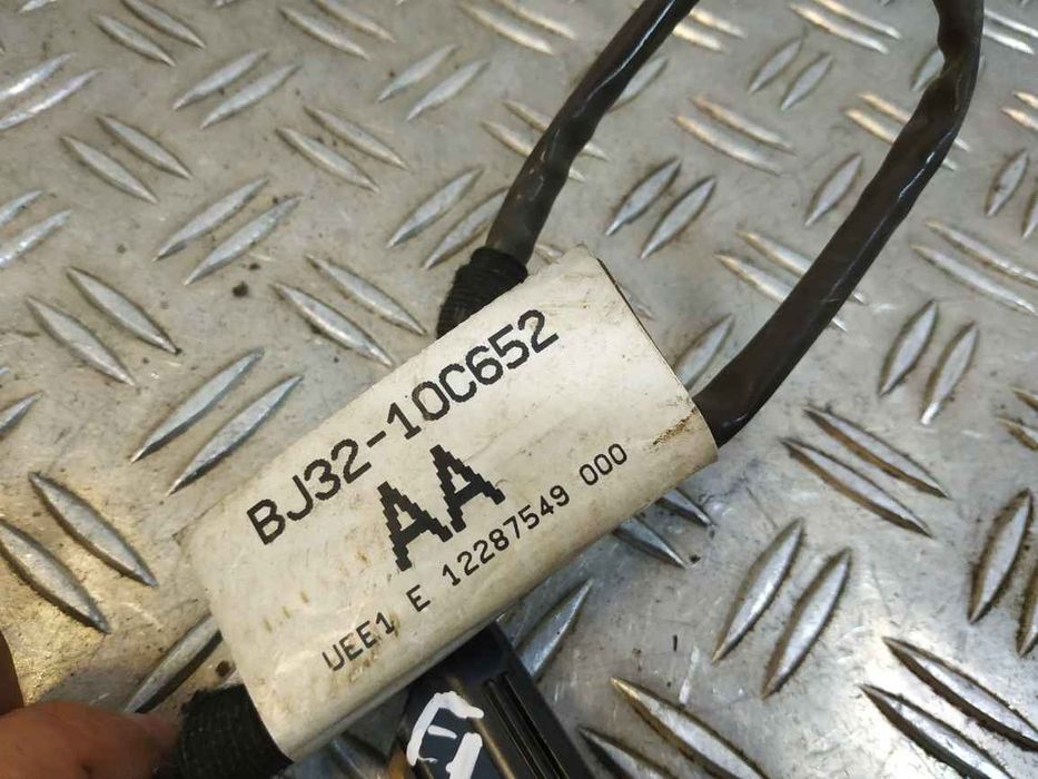 Land Rover Evoque 11- клема АКБ EL9932 BJ3210C652