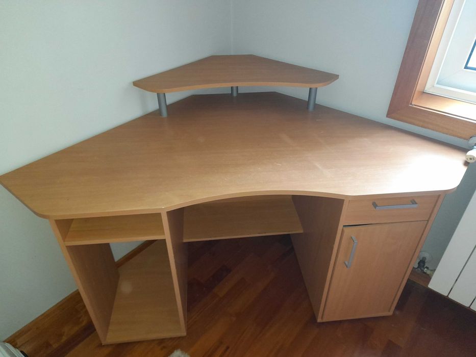 Mesa de secretária de canto