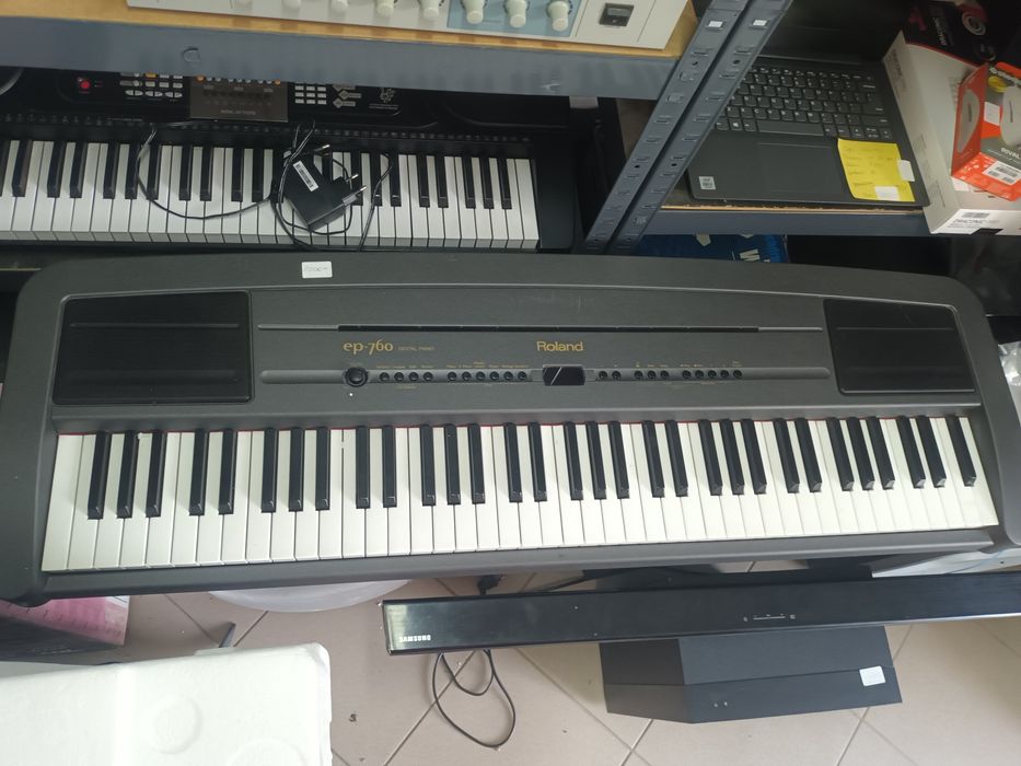Pianino Roland ep-760