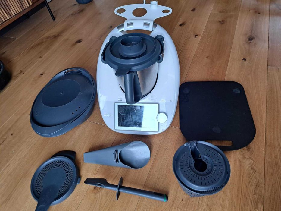 Thermomix 6 wraz z wyposażeniem
