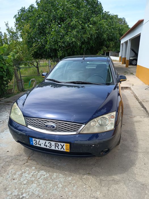 Ford mondel com avaria