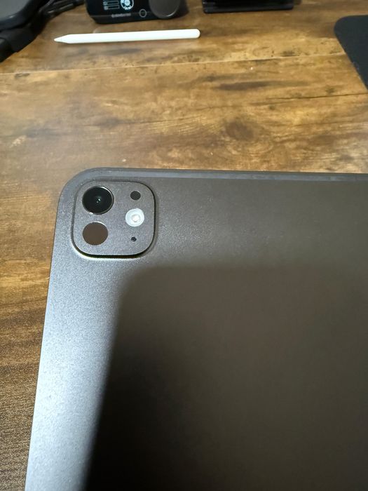 iPad Pro 11 m4 256gb com Pencil pro- 25 ciclos como novo (com caixa)