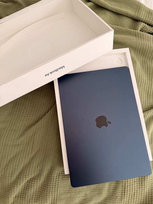 Apple MacBook Air 15″ M4 / 24 GB RAM / 512 GB SSD – stan idealny