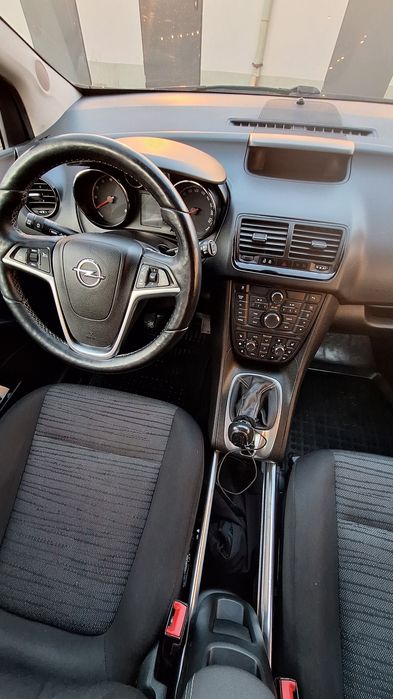 Osoba prywatna Opel Meriva b 2 1.4 parktronik kamera cofania rejestrator