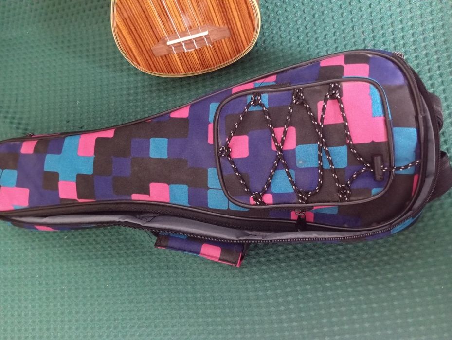 Ukulele sopranowe z pokrowcem
