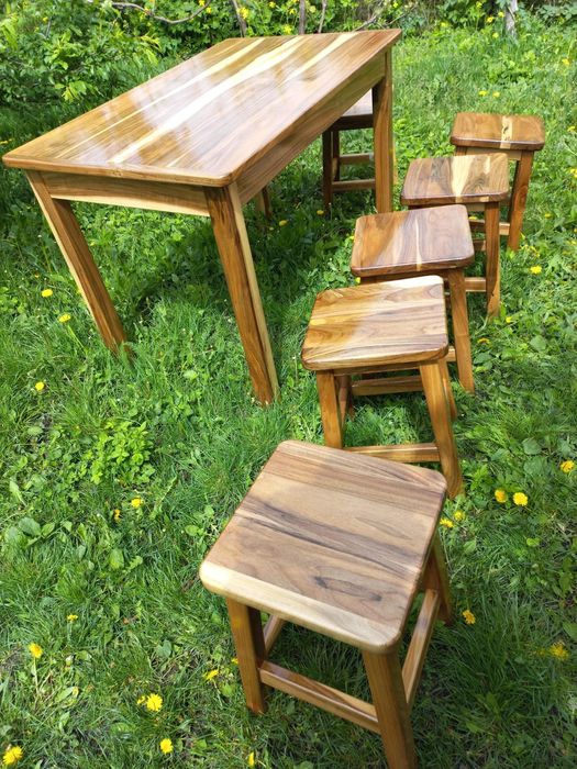 Кухонний комплект з горіха