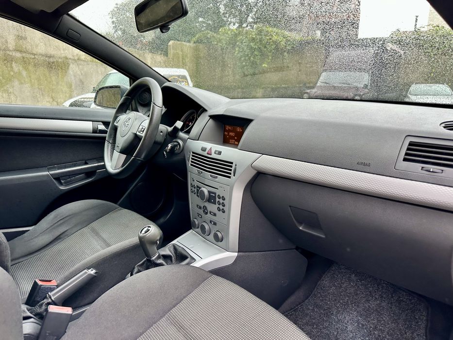 Opel Astra GTC 1.3CDTI