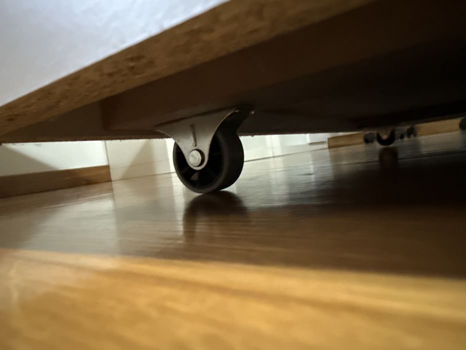 Gavetão e mesa IKEA