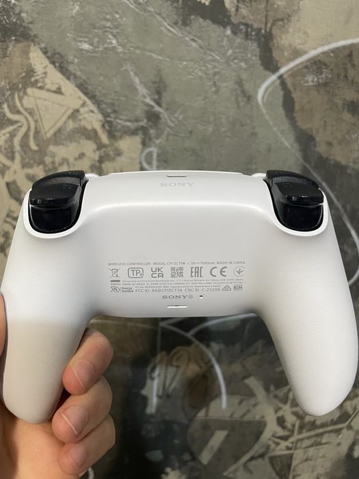 Продам Sony PlayStation 5 825 GB