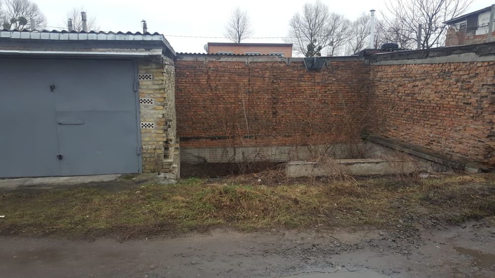 Продати ділянку під гараж г/к " політ "