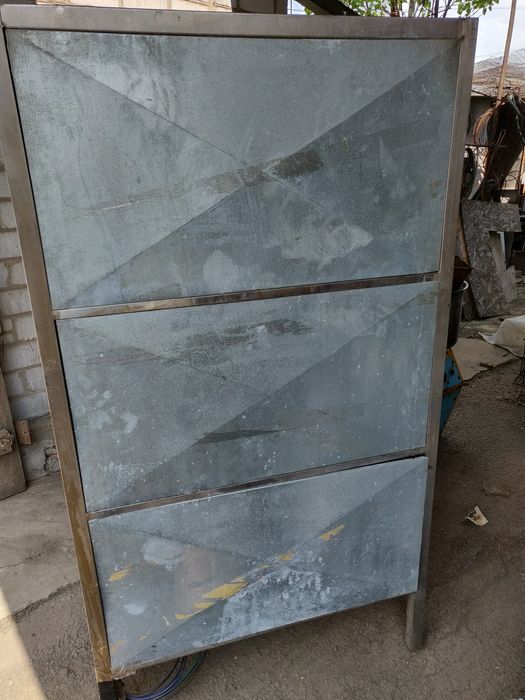 Продам жарочный электрический шкаф 3-х секционный 380 Вольт