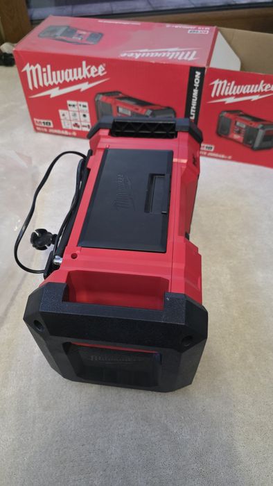 Fabrycznie nowe radio FM DAB+ Milwaukee M18 JSRDAB+-0