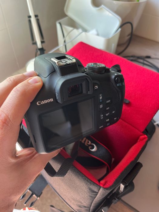 Canon eos 2000D