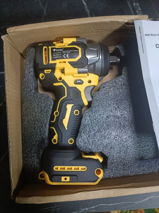 Аккумуляторный ударный гайковёрт