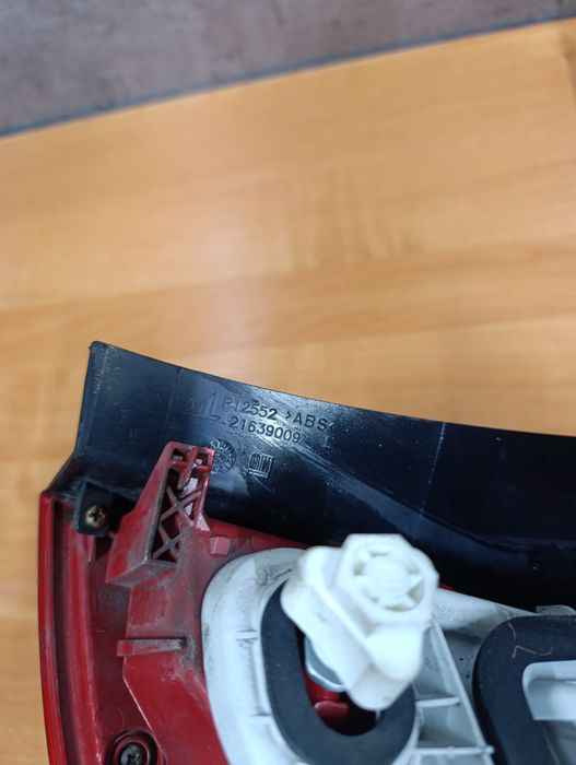 Lampa tył lewa Meriva B Europa