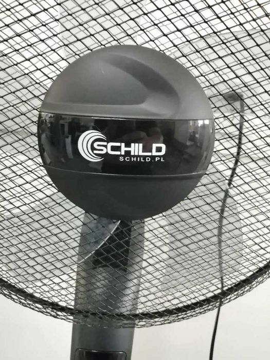 напольный вентилятор Schild RA04KFS черный